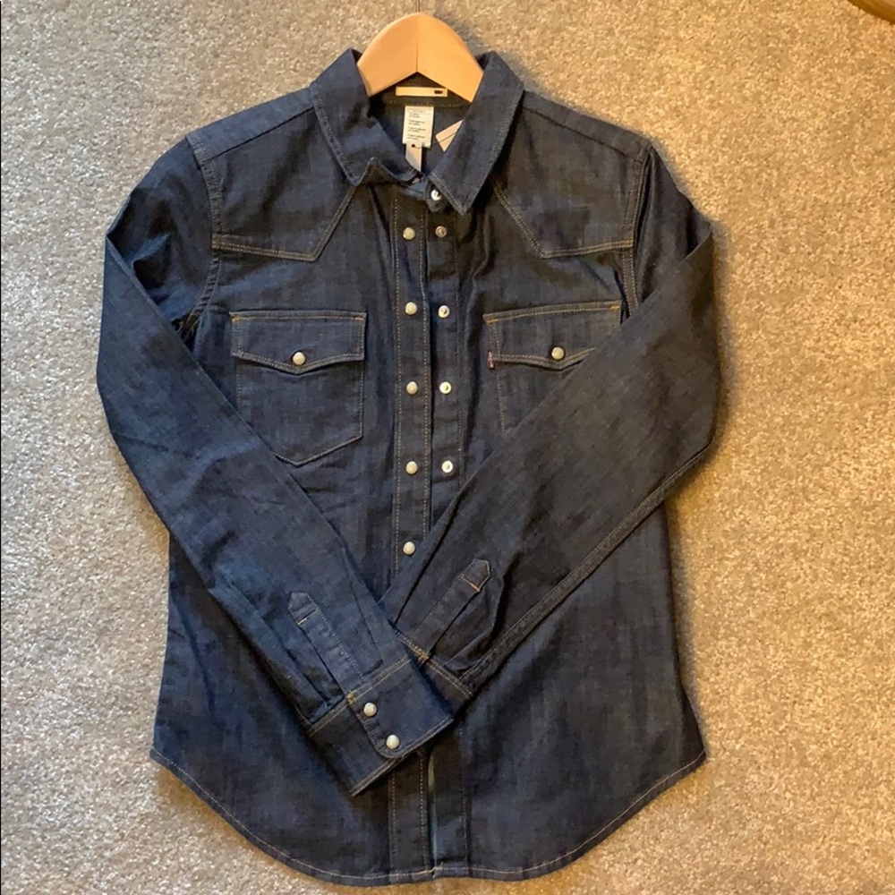 NWT Levi’s essential western long sleeve denim